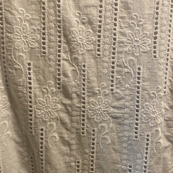 Beautiful White Summer Tunic - Picture 2 of 6